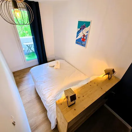 Les Cosmiques, Vue Mont Blanc - Aiguille Du Midi 霞慕尼